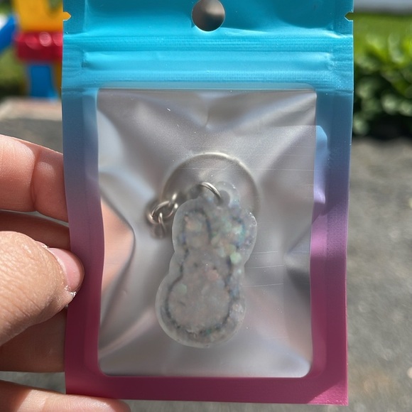 Opal Sparkly Peep Keychain - NIP - Picture 3 of 3